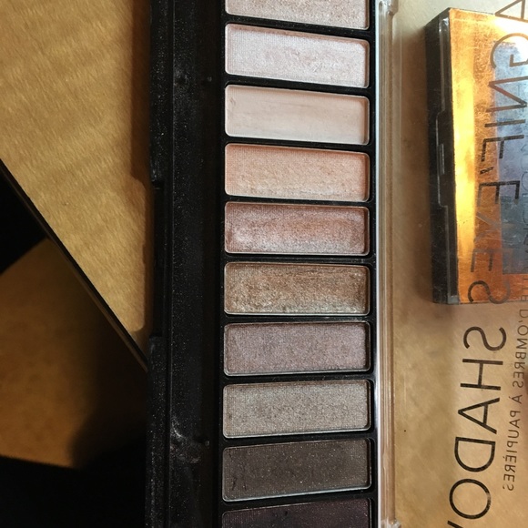 Bundle of Used Eyeshadow - Picture 6 of 7